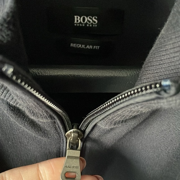 *SOLD*Men’s Hugo boss zip up - Picture 5 of 8